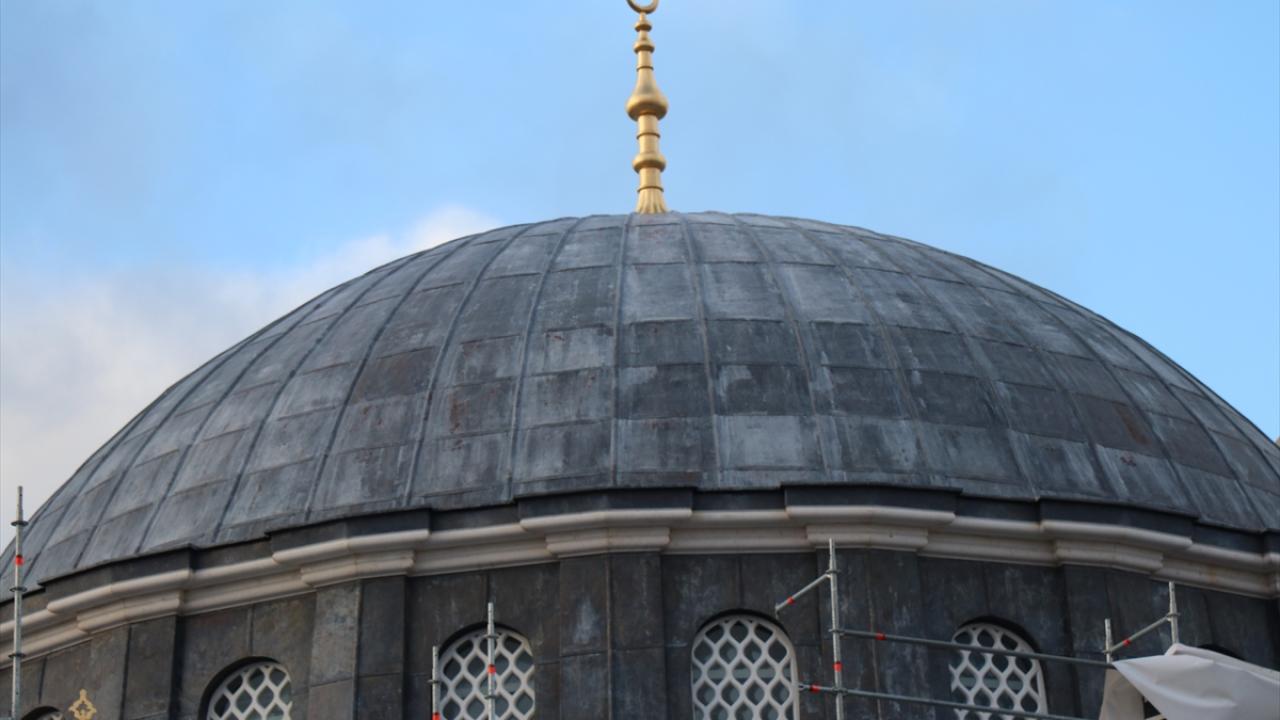 Eyüp Sultan Külliyesi`nde 5 bin kişi aynı zamanda ibadet edebilecek