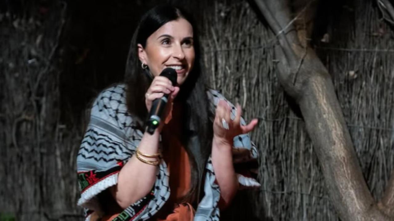 Avustralya’da Filistinli yazarın programdan çıkarılmasıyla başlayan boykot sonrası festival yönetiminde istifa