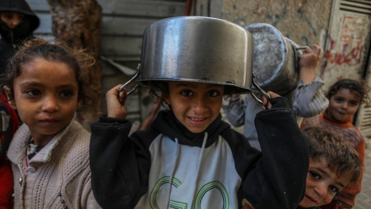 Gazze'de Filistinlilere yemek dağıtımı yapıldı