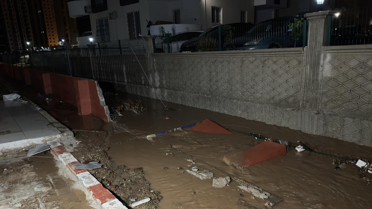 Adana'da sağanak etkili oldu