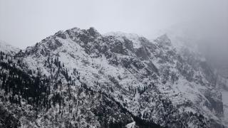 Aladağlar'da oluşan kar güzelliği dronla görüntülendi