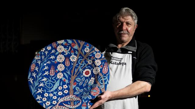 Kütahya çinisinin üretim süreci usta ellerde