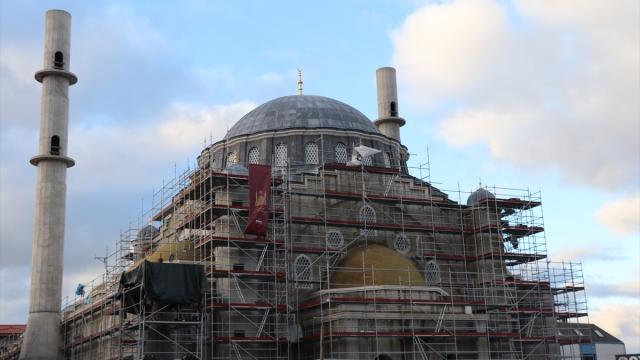 Fransa'da ırkçı söylemin hedefi olan Eyüp Sultan Camii'ne kısa sürede 50 bin avro bağış yapıldı