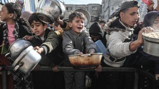 Gazze'de Filistinlilere sıcak yemek dağıtımı yapıldı