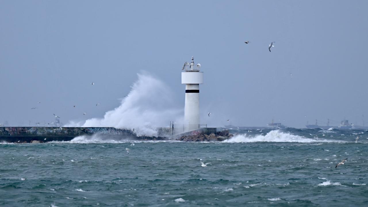 İstanbul'da fırtına etkisini sürdürüyor