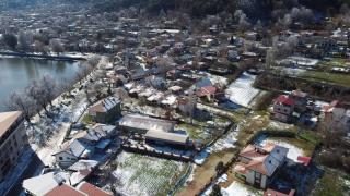 İzmir'in yüksek kesimlerine kar yağdı