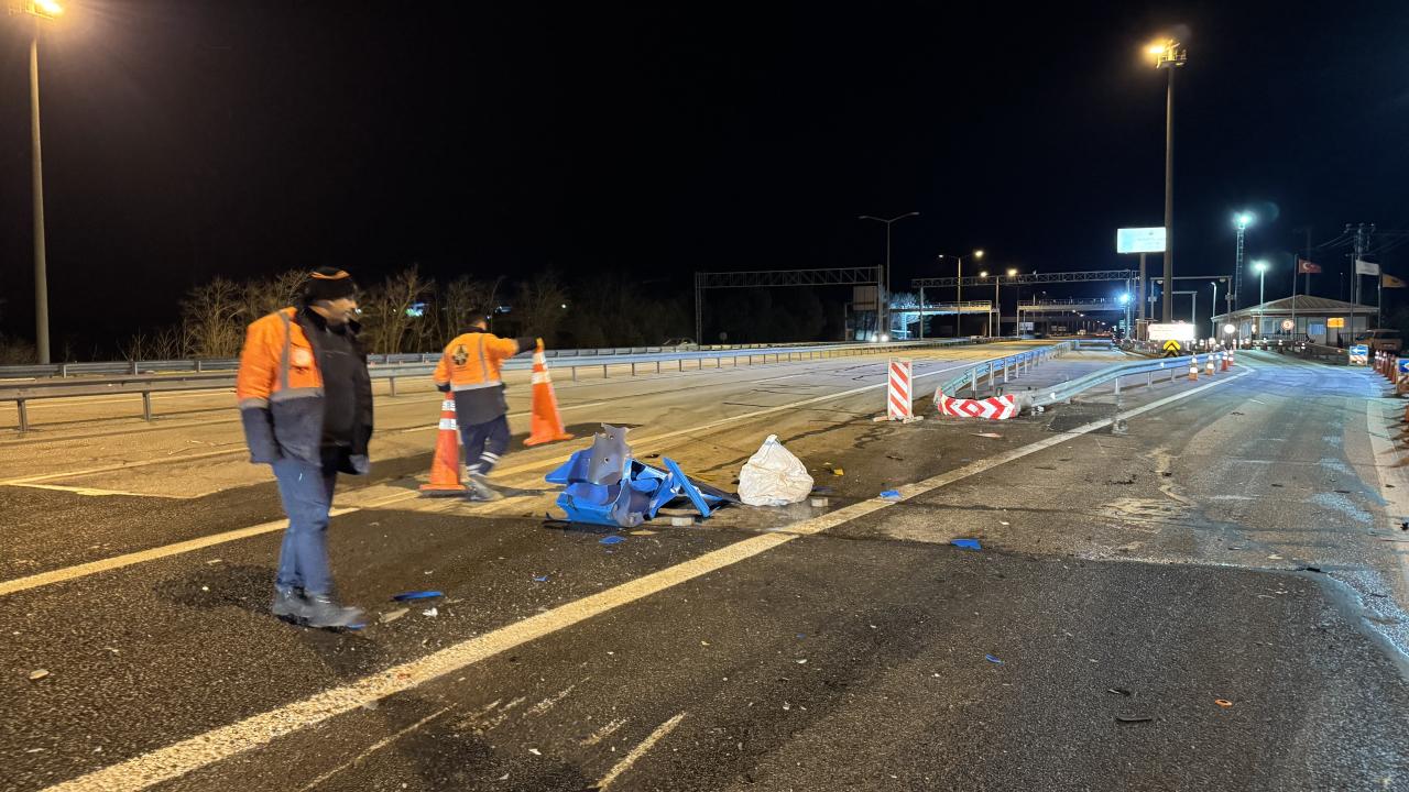 Ters yönde ilerleyen otomobil bariyere çarptı: O anlar kamerada