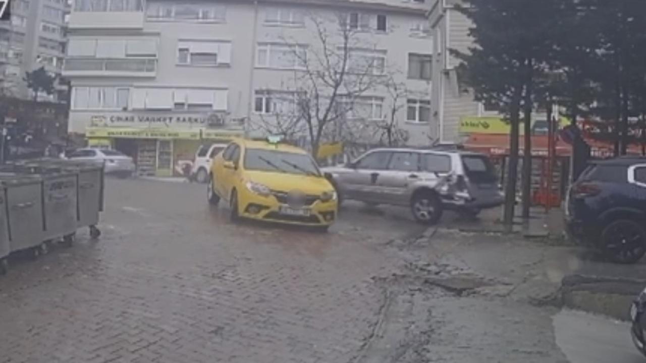 Geri vitesteyken fren yerine gaza bastı: O anlar kamerada