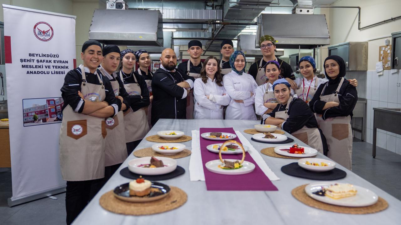Meslek liseliler Türk mutfağını Avrupa'ya tanıttı