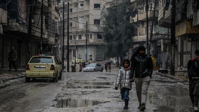 Halep'in Şeyh Maksud Mahallesi'nde, hayat normale dönüyor