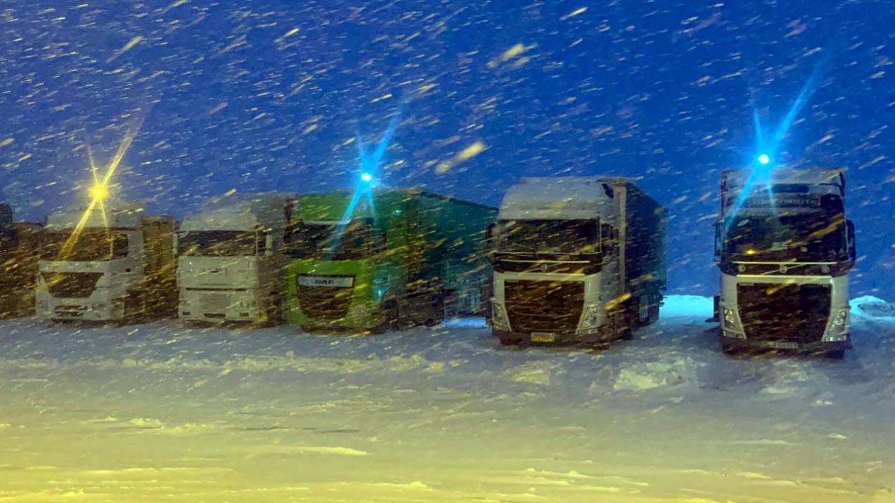 Ilgar geçidi zincirsiz ağır tonajlı araçlara kapatıldı