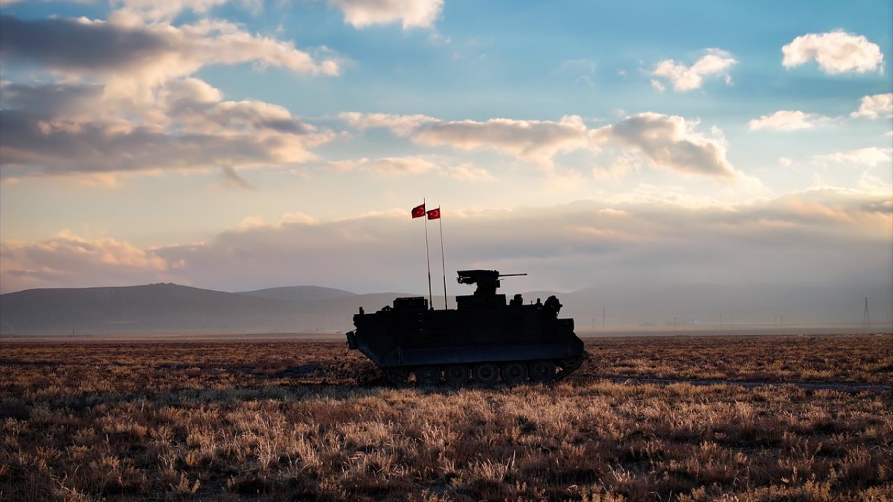 Elektrikli zırhlı personel taşıyıcı (E-ZPT)