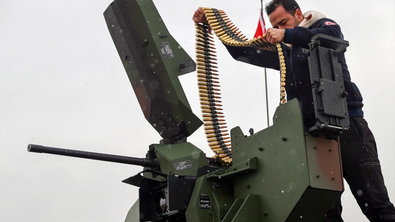 "12,7 milimetrelik UKS sistemi var"