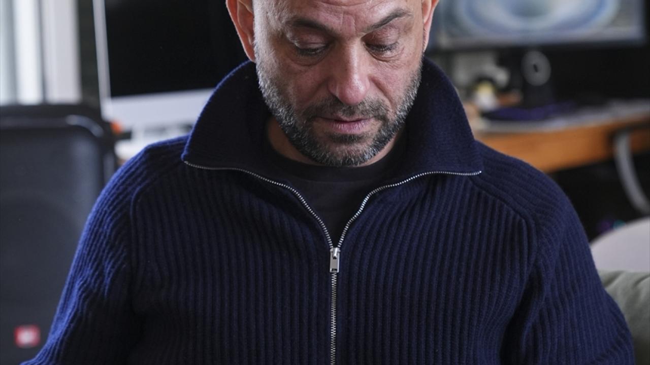 Oteli ve yangın merdivenini kontrol etmiş