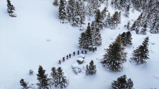 Beyaza bürünen Aladağlar Milli Parkı dronla görüntülendi