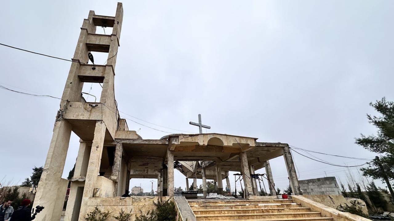Terör örgütü YPG'nin dron atölyesine çevirdiği kilise görüntülendi