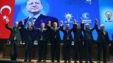 AK Parti'ye katılımlar sürüyor