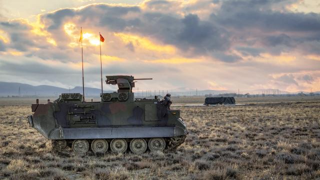 Türkiye'nin ilk elektrikli zırhlı personel taşıyıcısı E-ZPT görücüye çıktı