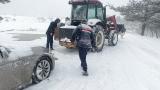 Sakarya'da yoğun kar: Mahsur kalan 15 araç kurtarıldı