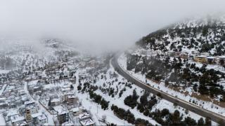 Sertavul Yaylası kar yağışıyla beyaza büründü