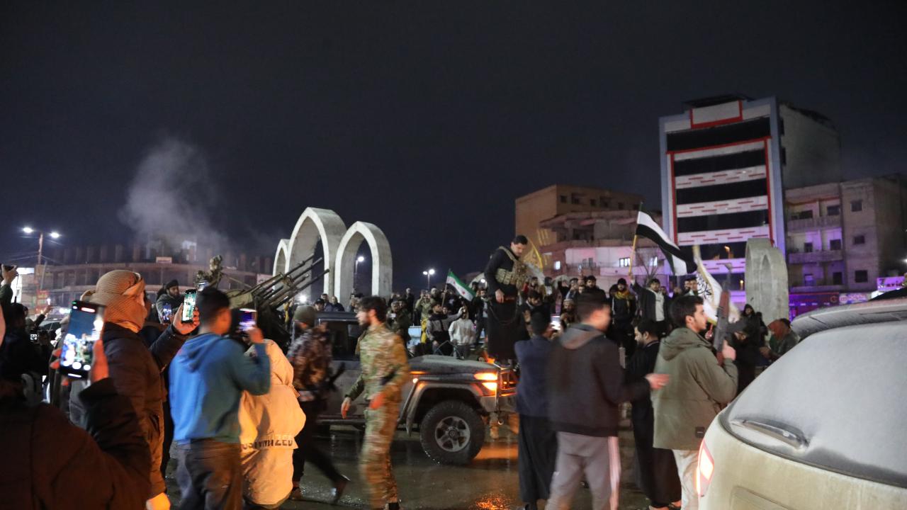 Suriye'de halk, bölgenin terör örgütü YPG'den kurtarılmasını kutladı