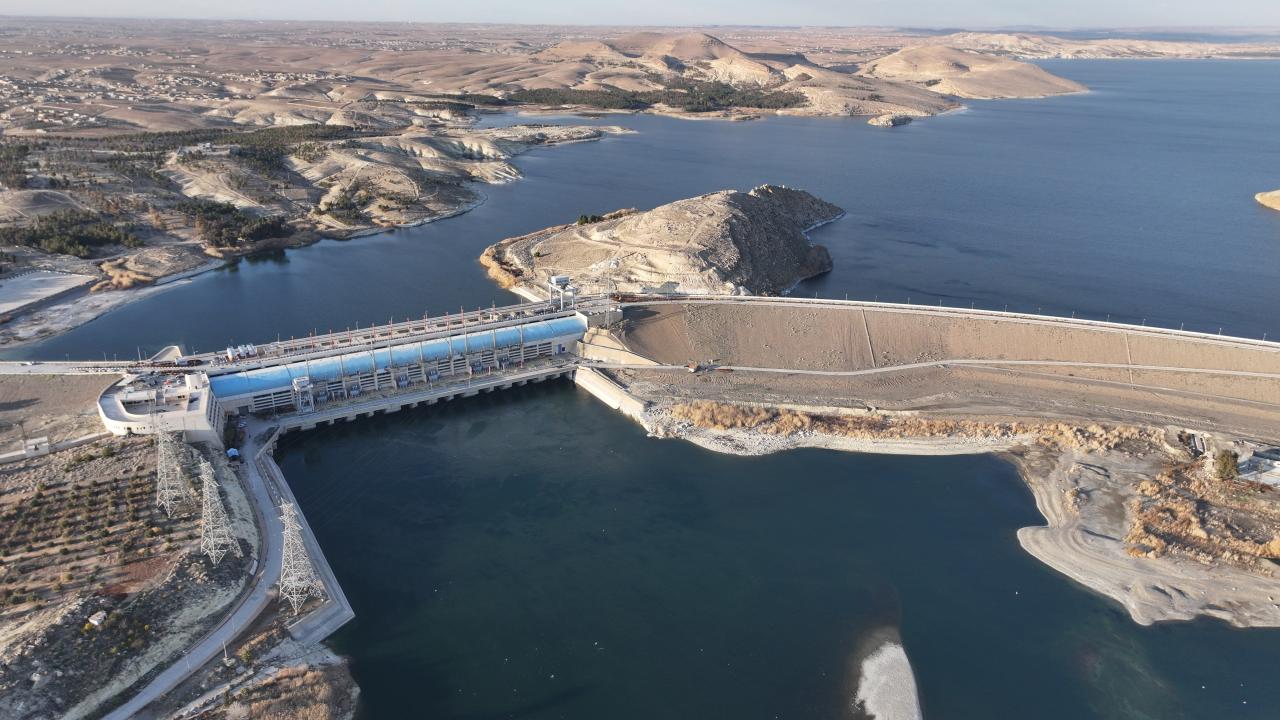 Suriye’de, Tişrin Barajı’nın altında terör örgütü YPG’nin mühimmat deposu bulundu