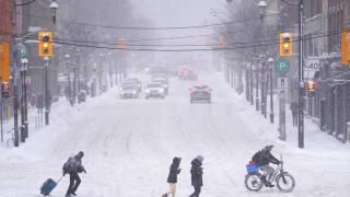 Toronto’da kar fırtınası etkili oldu