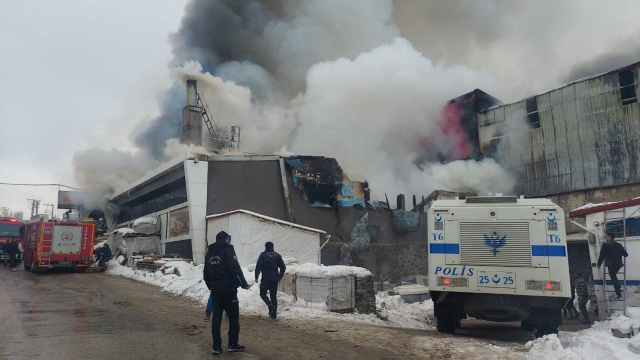 Erzurum’da bir iş yerinde çıkan yangında 1 kişi yaralandı