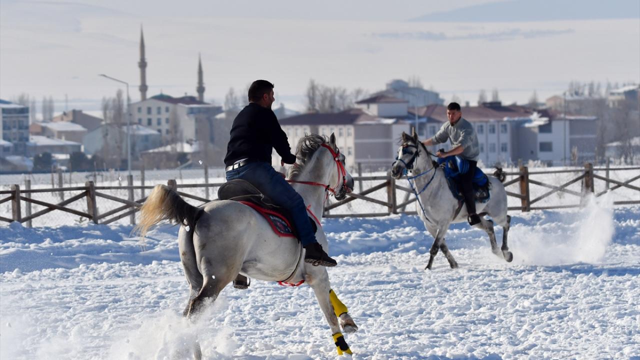 "Bu kültürün halen yaşıyor olması onur verici"