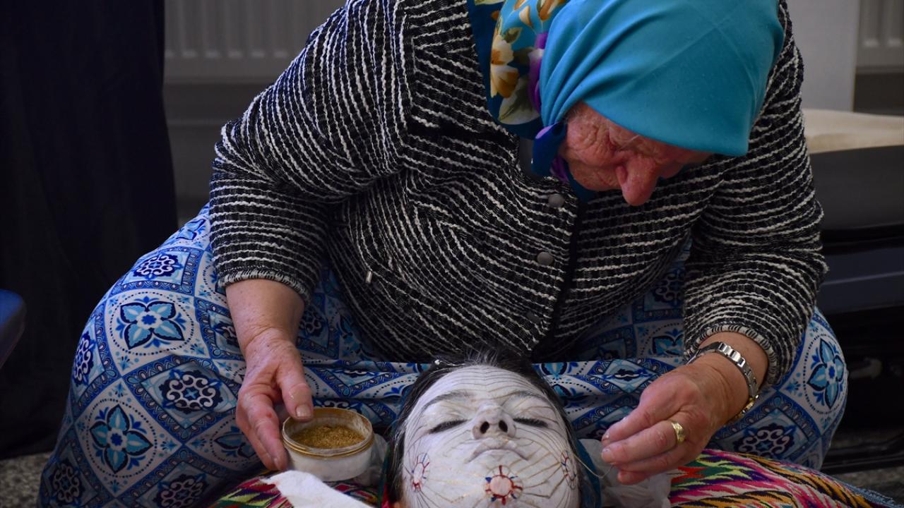 "Kosova`da köylerde hala geleneksel düğünler yapılıyor"