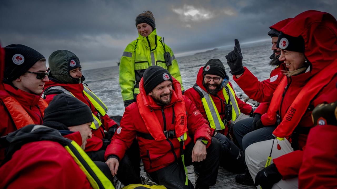 Yoğun sis Antarktika`ya uçuşları etkiliyor