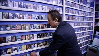 Yarım asırdır aynı yerde dijital çağa rağmen kaset ve plakçılık yapıyor