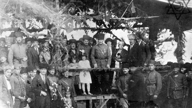 Atatürk'ün "soyağacı" ve az bilinen fotoğrafları albümde toplandı