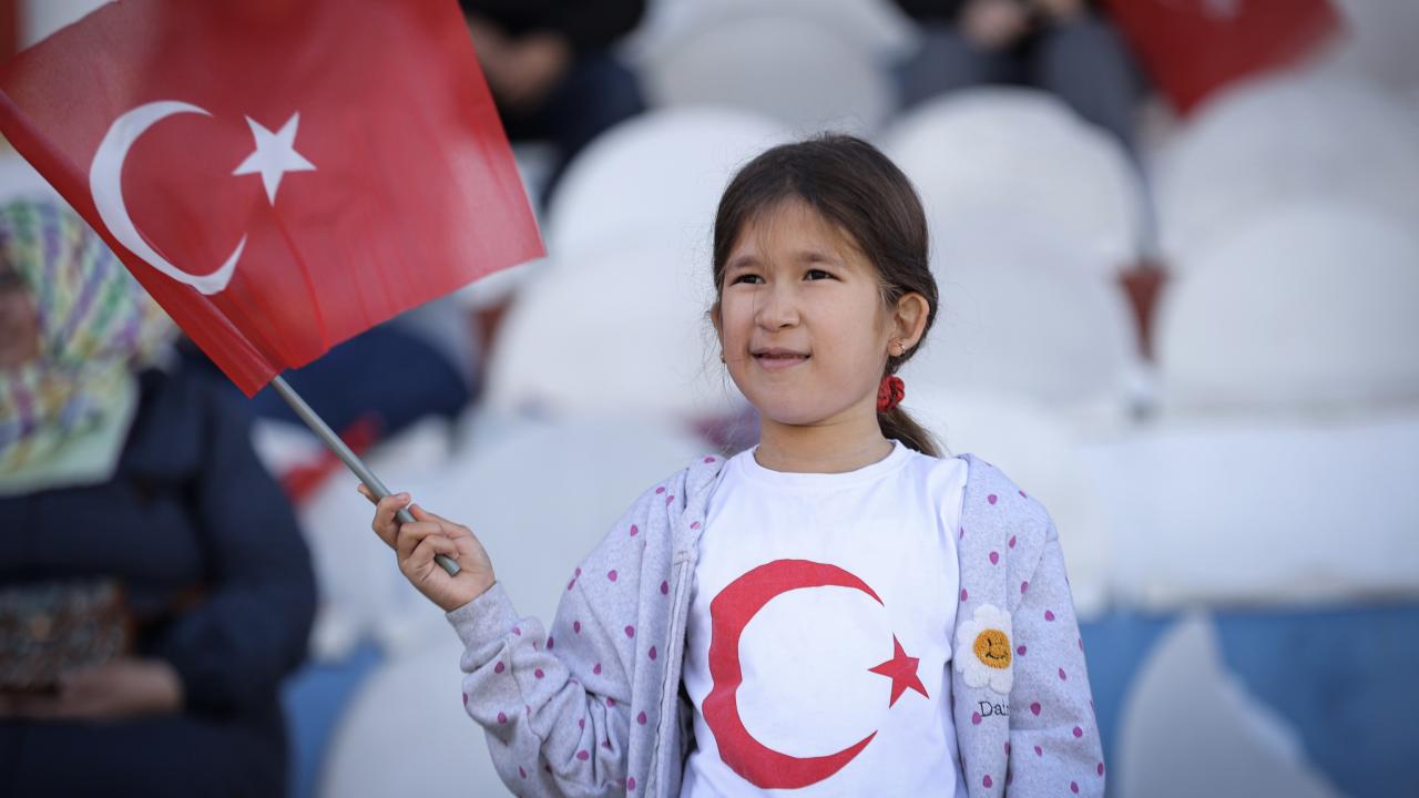 Öğrenciler ikinci döneme Bayrak Sevgisi ile başlayacak