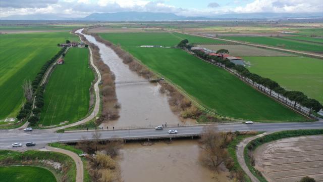Büyük Menderes Nehri yağmur sularıyla güçlendi