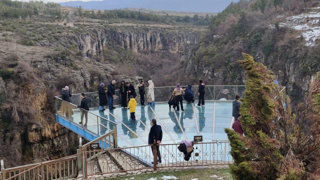 Türkiye'nin ilk cam terasına ziyaretçilerden yoğun ilgi