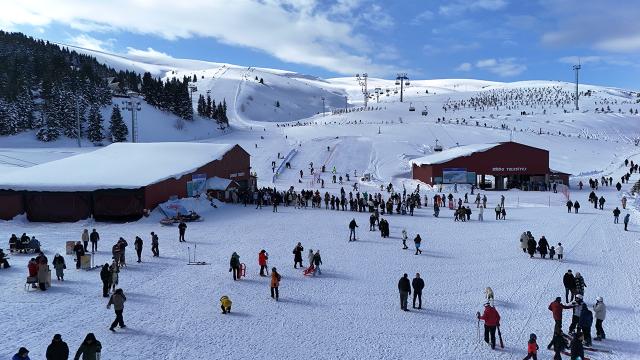 Çambaşı Kayak Merkezi yarıyıl tatilinde doldu