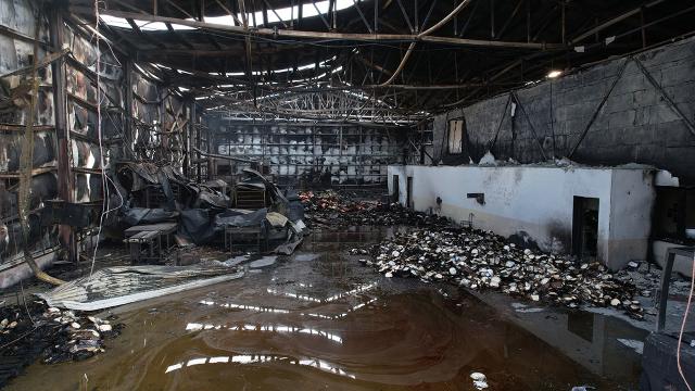 Lavaş fabrikası küle döndü