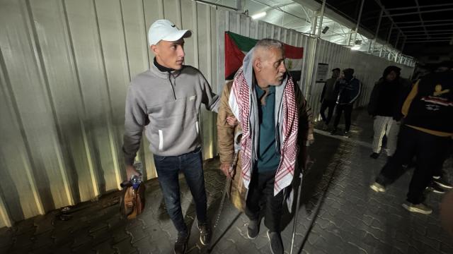 25 Filistinli hasta Refah Sınır Kapısı'ndan Gazze Şeridi'ne döndü