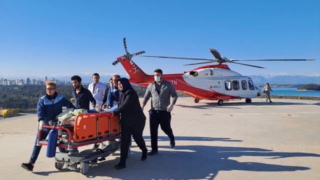 Depremlerde Adana'dan havalanan helikopterler 180 "hayat uçuşu"na imza attı