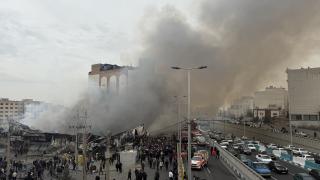 Tahran'daki bir çarşıda yangın çıktı