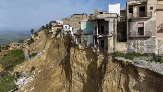 İtalya’nın Sicilya Adası’nda heyelan sonrası 1500 kişi tahliye edildi