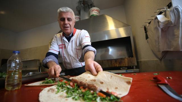 Asker arkadaşlığı Adıyamanlı depremzedenin hayatını değiştirdi