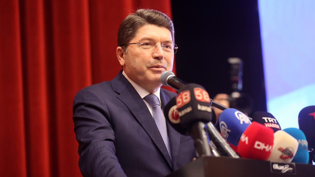 Bakan Tunç: Çocuklarımızı ve gençlerimizi sanal tehlikelerden uzak tutmak görevimiz