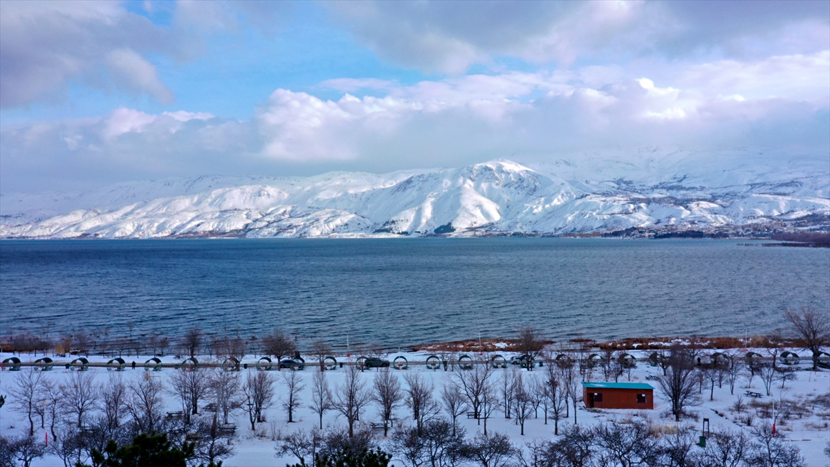 "Hazarbaba`dan Hazar Gölü harika görünüyor"