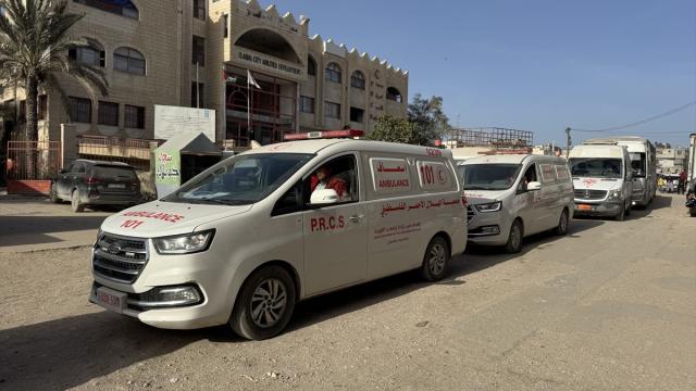 Gazze'de bir grup hasta Refah Sınır Kapısı'ndan tahliye edilmek üzere yola çıktı