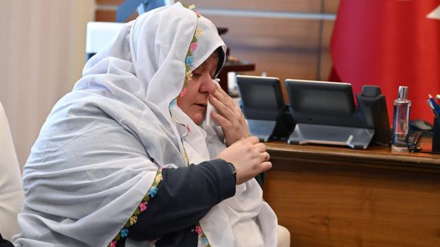 Mihalgazi Belediye Başkanı Akgün gözyaşlarını tutamadı