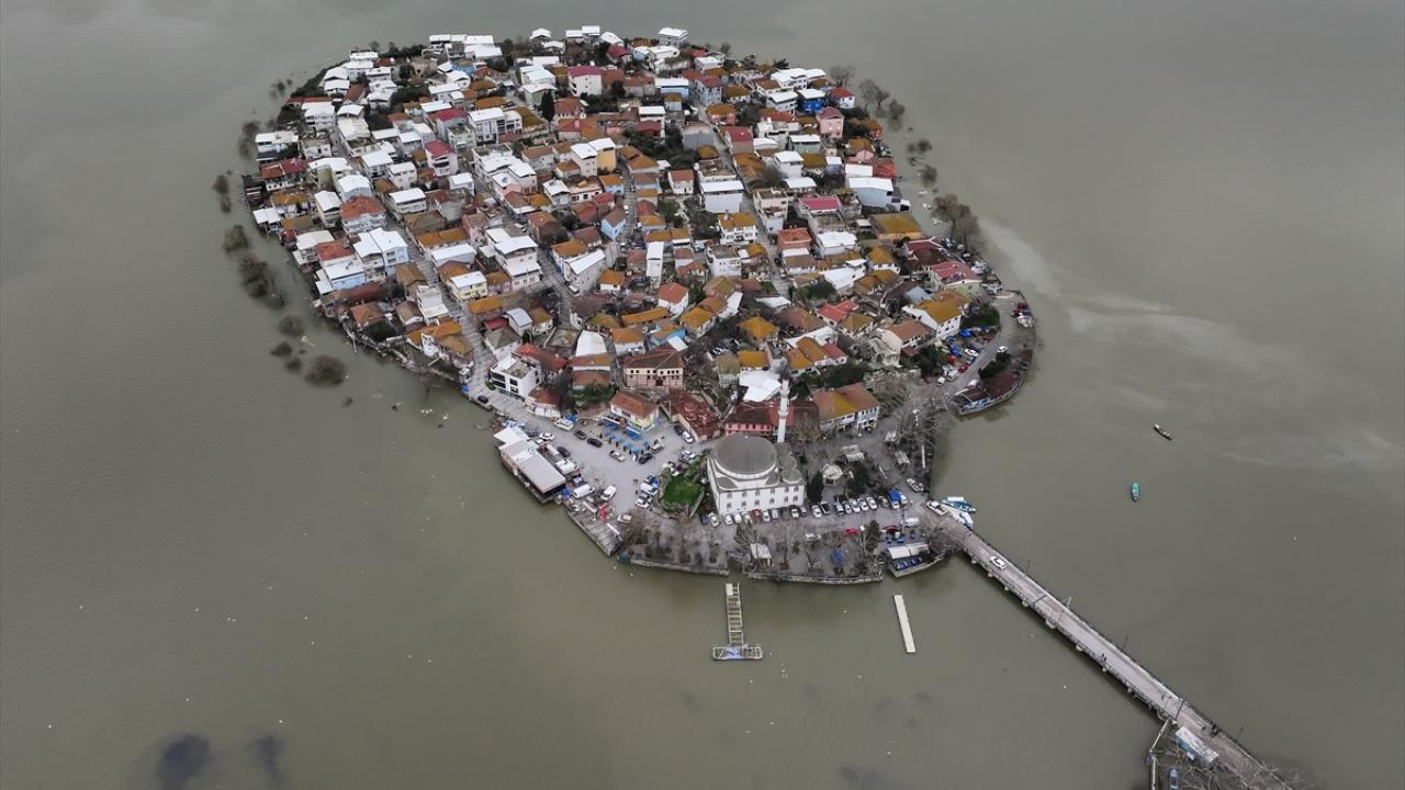 "Suyla dolduğu zaman ada, çekildiği zaman yarımada oluyor"