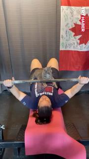 Kişisel antrenörlük yapan kedi...