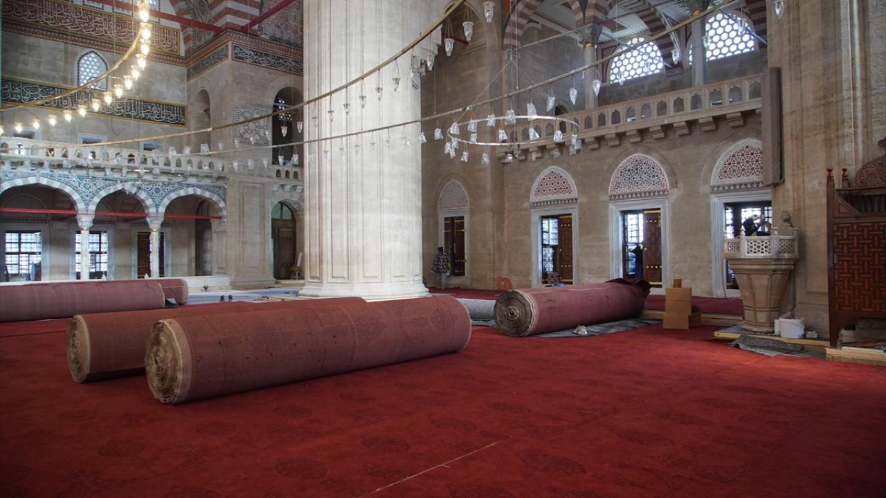 Halıya ekstra özen